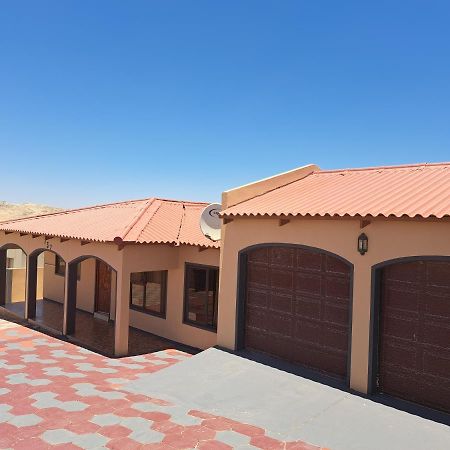 Jjp Self Catering - Three Bedroom House Lüderitz Zewnętrze zdjęcie