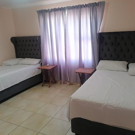 Jjp Self Catering - Three Bedroom House Lüderitz Zewnętrze zdjęcie