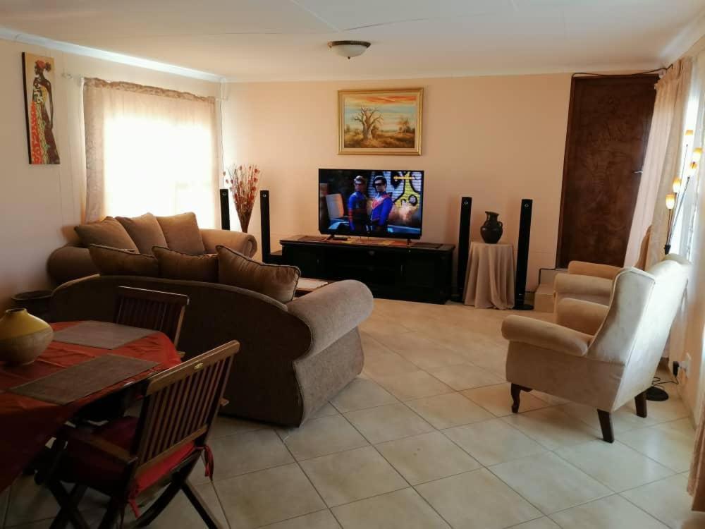 Jjp Self Catering - Three Bedroom House Lüderitz Zewnętrze zdjęcie