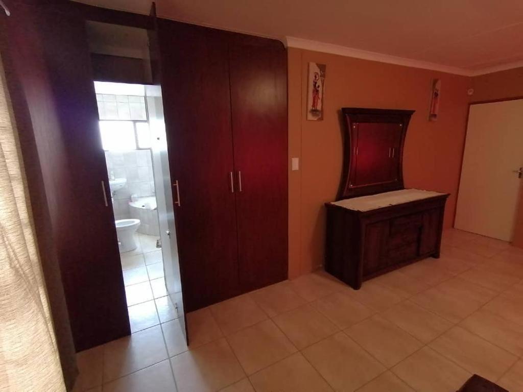 Jjp Self Catering - Three Bedroom House Lüderitz Zewnętrze zdjęcie
