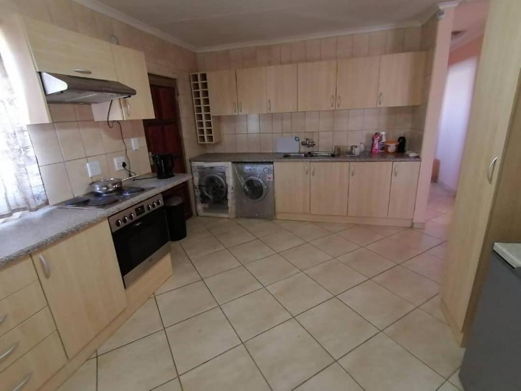 Jjp Self Catering - Three Bedroom House Lüderitz Zewnętrze zdjęcie