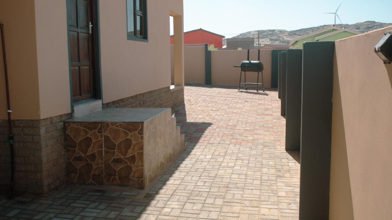 Jjp Self Catering - Three Bedroom House Lüderitz Zewnętrze zdjęcie