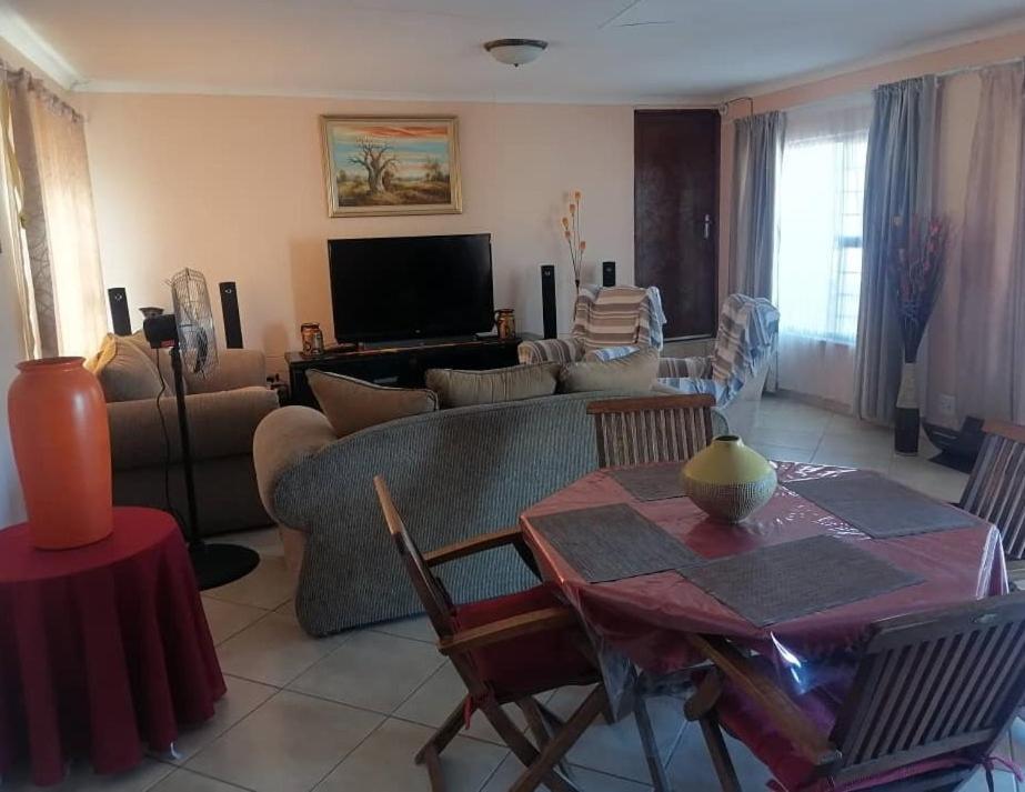 Jjp Self Catering - Three Bedroom House Lüderitz Zewnętrze zdjęcie